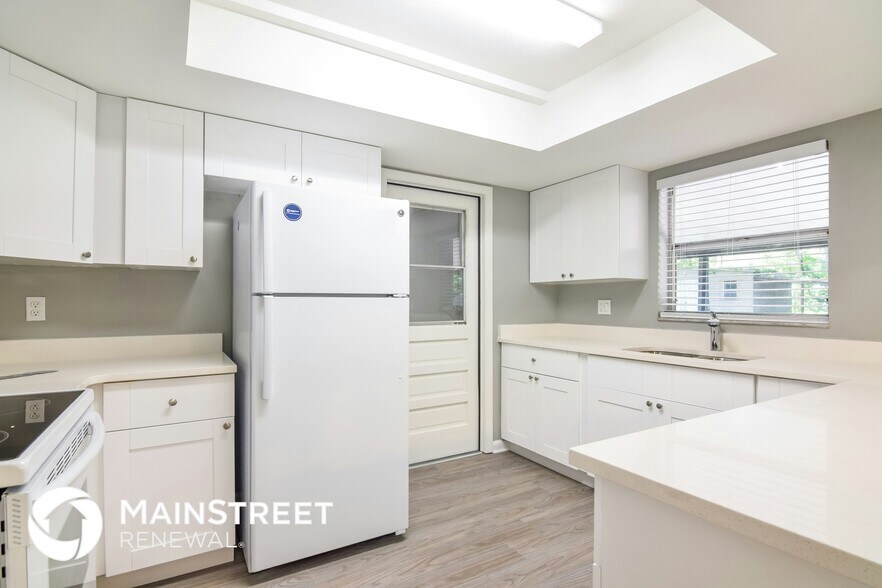 Building Photo - 8720 Christi Ct