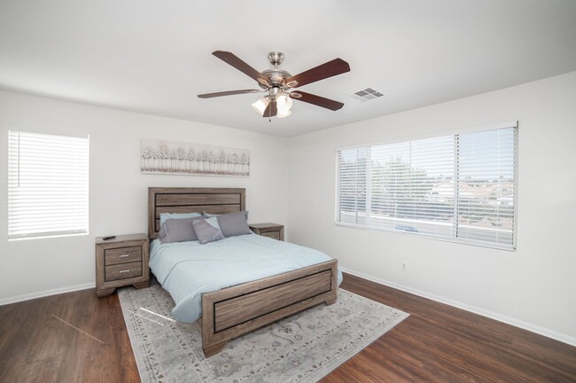 Building Photo - Beautiful home with POOL and spa located n...