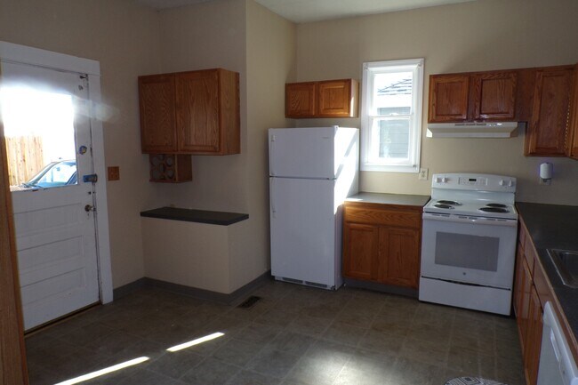 Building Photo - 4912 SE 99th Ave