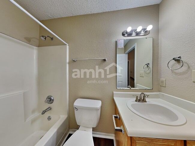 Building Photo - 5123 Milhouse Rd
