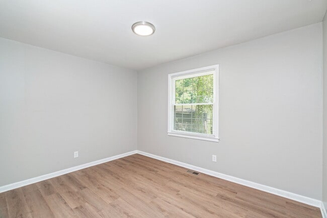 Building Photo - 275 Maryville Pike