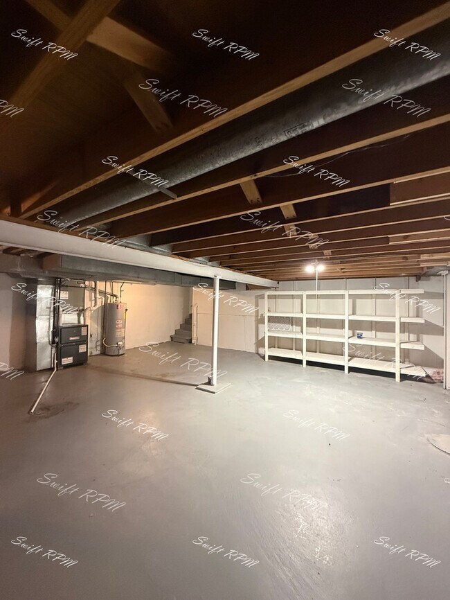 Building Photo - 9805 Carter Dr