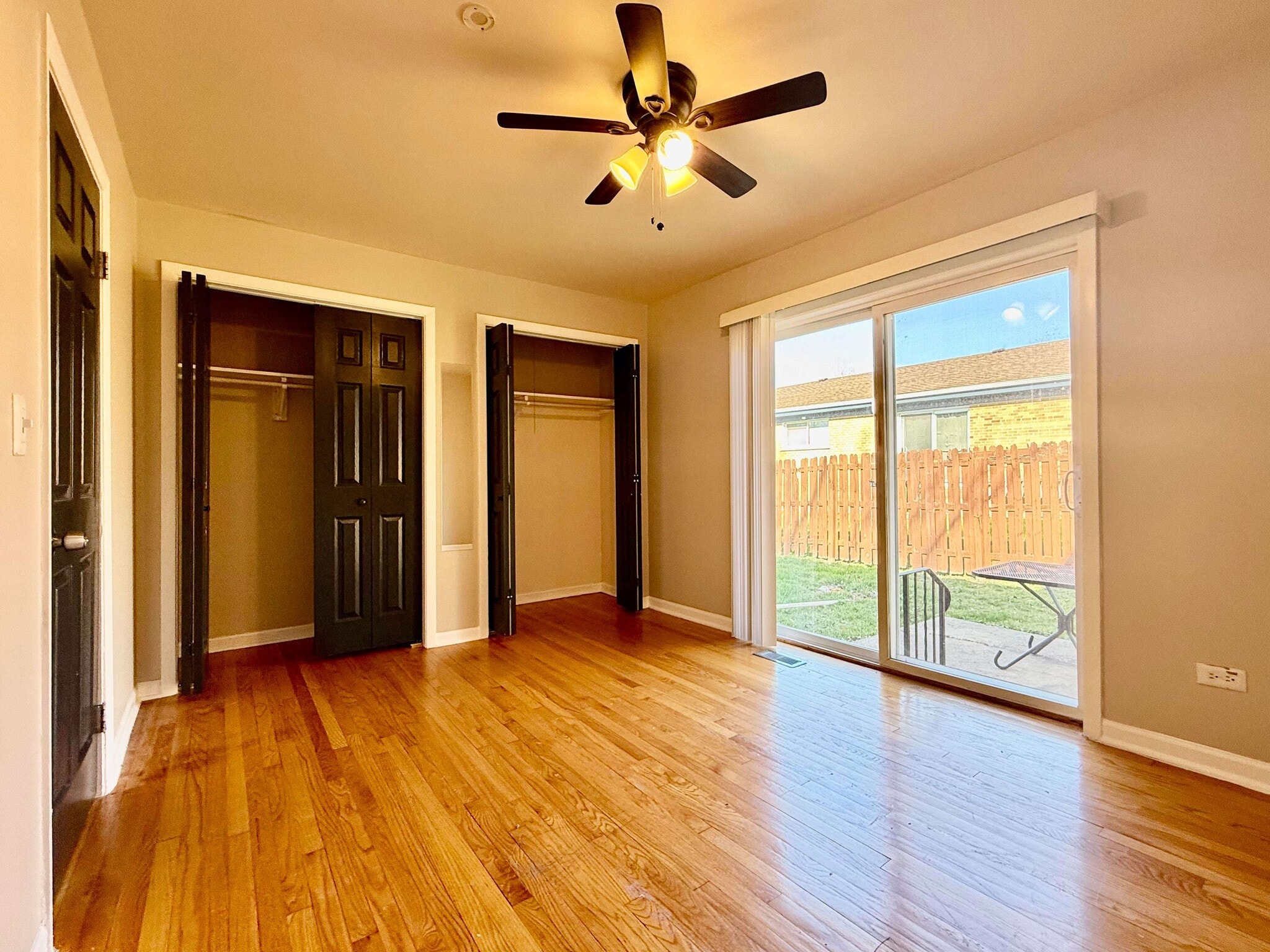 Building Photo - 565 Sidney Ave