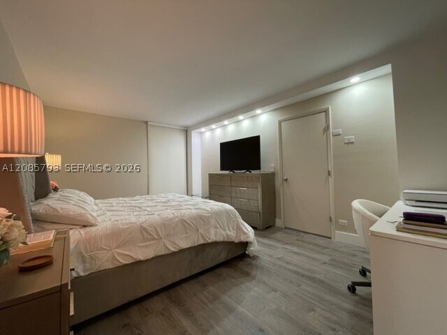 Building Photo - 3625 N Country Club Dr