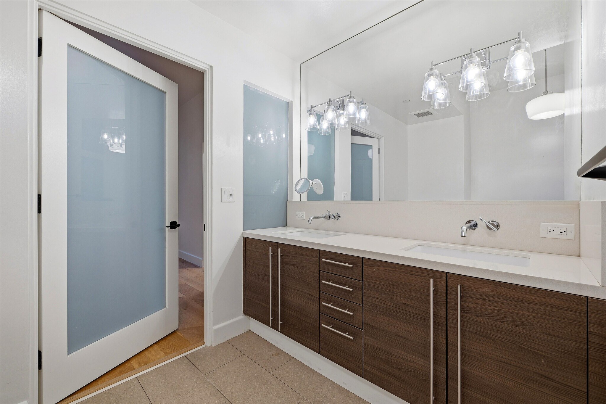 Building Photo - 1250 N Harper Ave