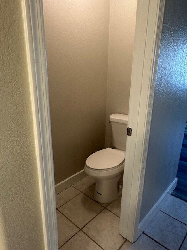 Building Photo - $2,000 For Rent A Lovely 3 Bed 2 Bath 1.673 Sq. Ft. Condo, all One Level Home in Chandler 85225!