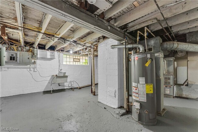 Building Photo - 3519 W 100th St