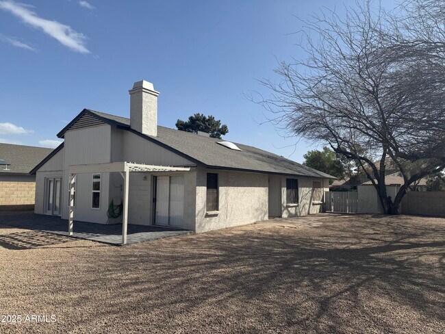 Building Photo - 6320 W Shaw Butte Dr