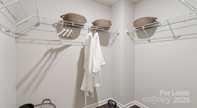 Building Photo - 525 Wayforth Rd NW