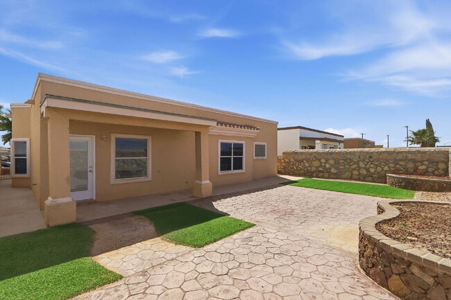 Building Photo - 4 Bed 2 Bath home in 79928
