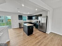 Building Photo - 2566 Laurel Pk Dr