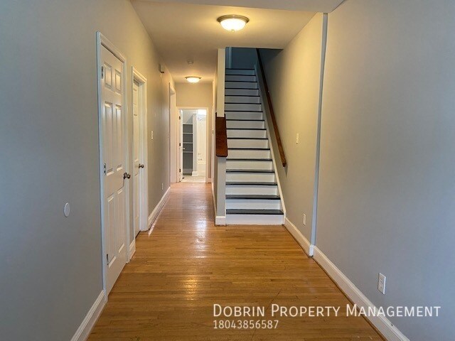 Building Photo - 1322 W Clay St