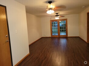 Building Photo - 2 bedroom 2 bath condo - Great Marion Loca...