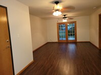 Building Photo - 2 bedroom 2 bath condo - Great Marion Loca...