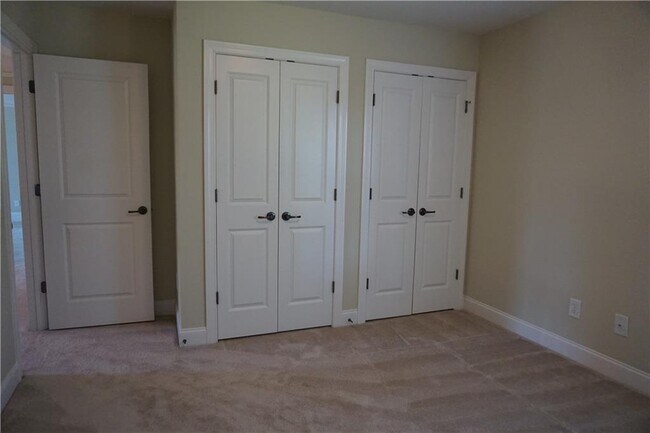 Building Photo - 2597 Stone Manor Dr NE