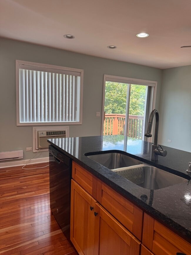 Building Photo - 717 Strom Dr