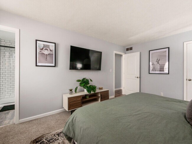 Building Photo - 8346 Seabright Dr