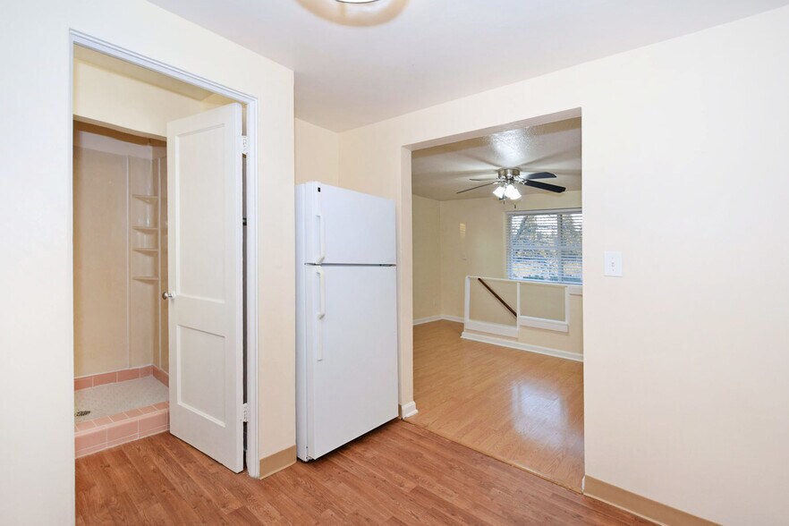 Building Photo - 11240 SW Barbur Blvd