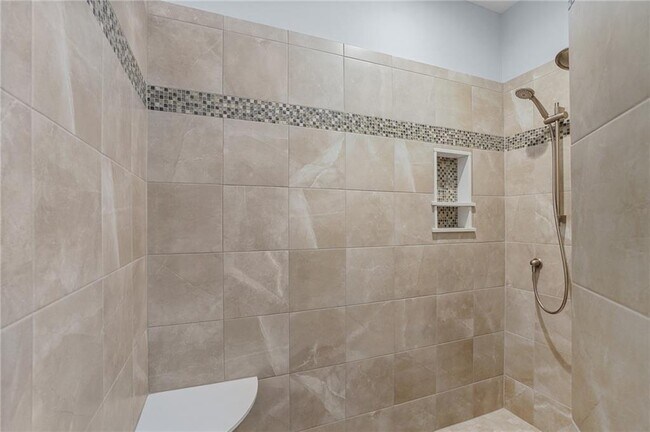 Building Photo - 30 Chickadee Ln