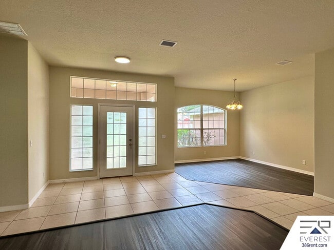 Building Photo - 7 Waywell Pl