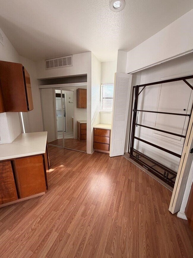 Building Photo - 7901 Cambridge St