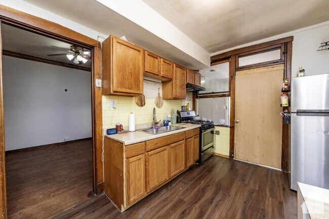 Building Photo - 2 bedroom in Chicago IL 60647