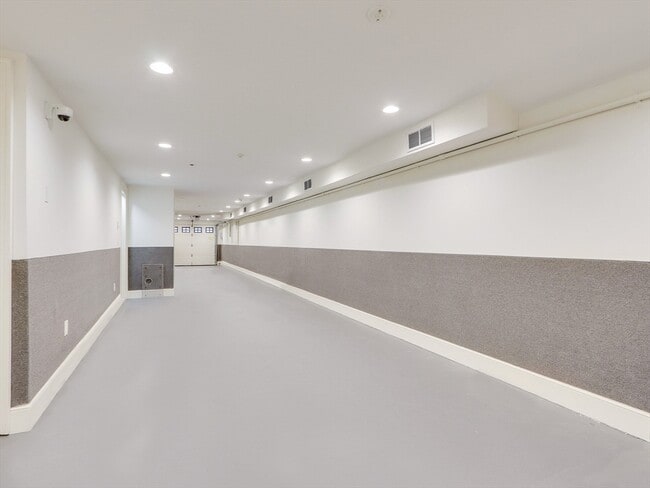 Building Photo - 5 Marlborough St