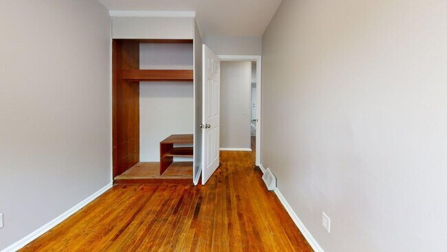 Building Photo - Renovated 3-Bedroom House in Cleveland!