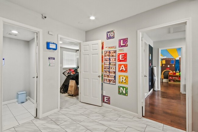 Building Photo - 5302 Treaschwig Rd