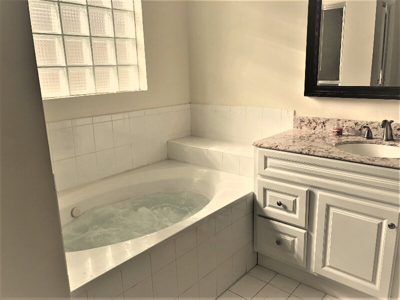 Building Photo - 15840 SW 152nd Ct