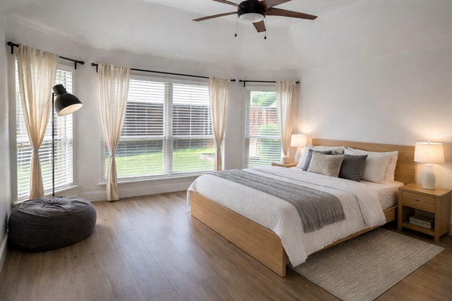 Building Photo - Beautiful single-story home for lease