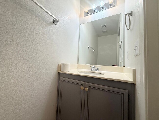 Building Photo - Spacious 4-Bedroom Home with 3-Car Garage in Orchards of Las Vegas