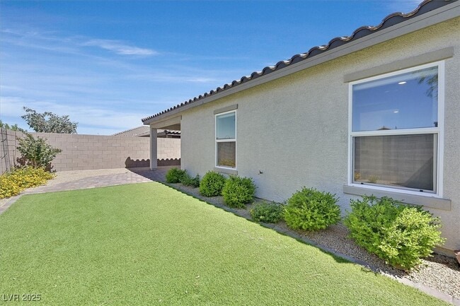 Building Photo - 9736 Newcastle Spgs Ave