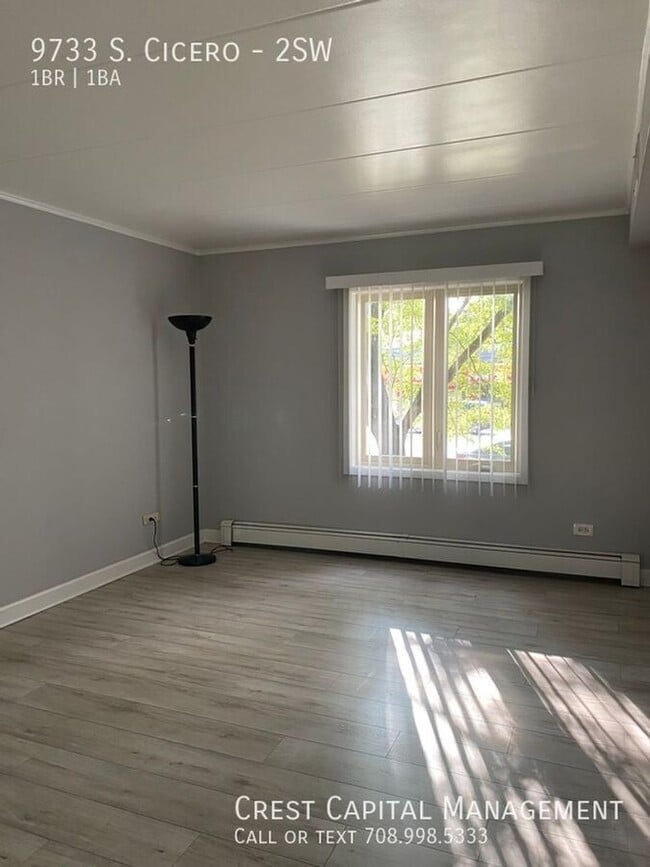 Building Photo - 9735 S Cicero Ave