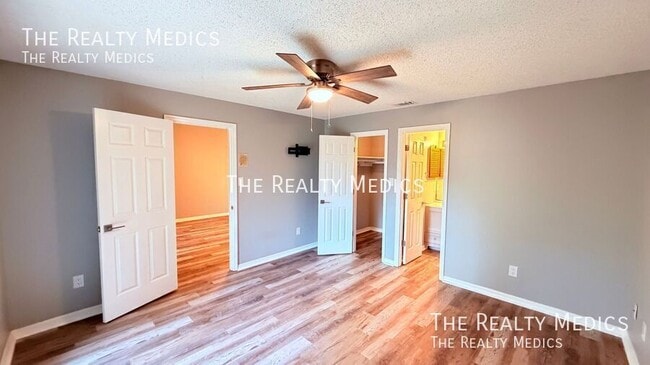 Building Photo - 7909 Richwood Dr