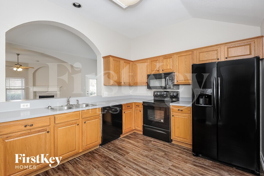 Building Photo - 2508 Esquire Dr