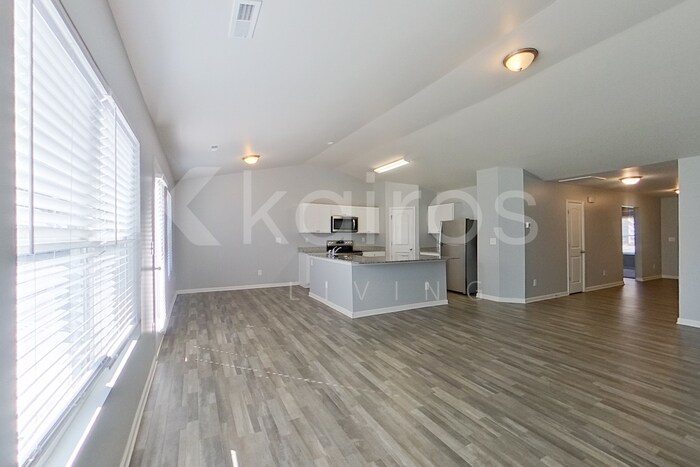 Building Photo - 1190 Silvertrace Dr