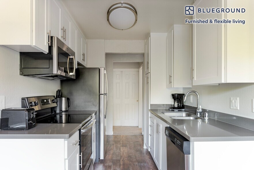 Building Photo - 202 Calvert Dr