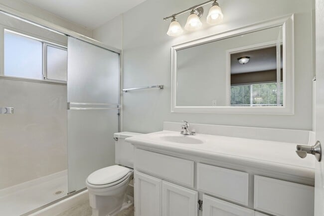 Building Photo - Wow! What a Great Home! Available Now!