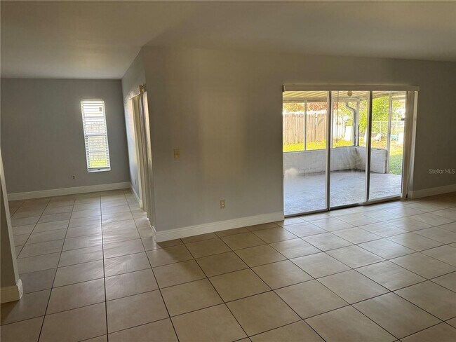 Building Photo - Home in BVL