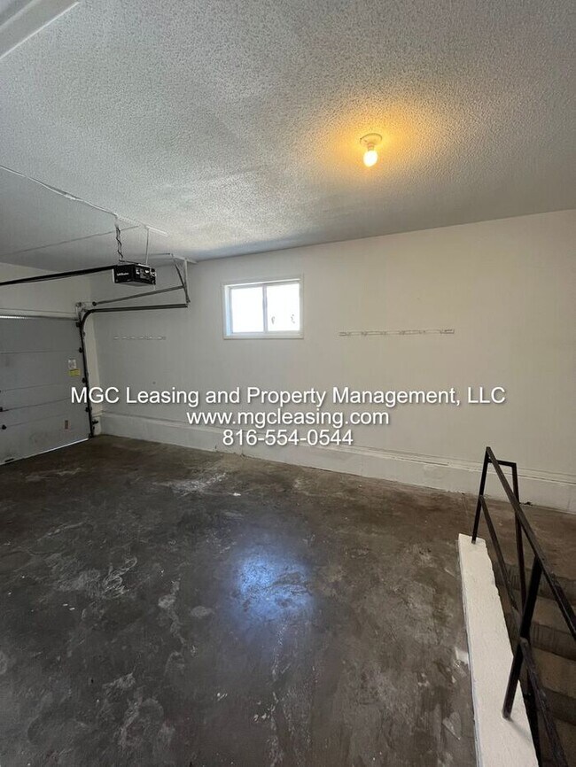 Building Photo - Leave Behind Apartment Living With This Ra...