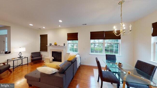 Building Photo - 206 Concord Pl