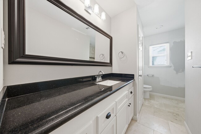 Building Photo - 2502 Hollow Hook Rd