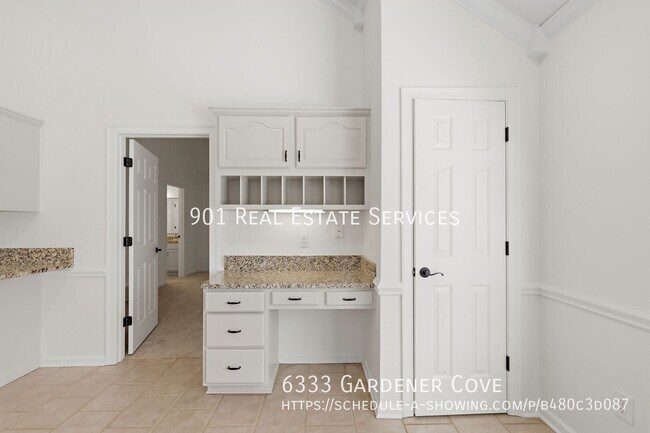 Building Photo - 6333 Gardener Cove