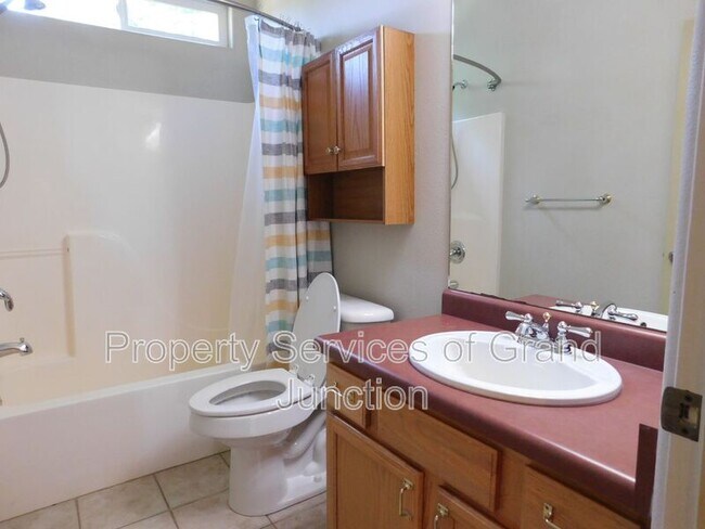 Building Photo - 671 Gemstone Way