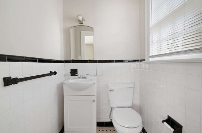 Building Photo - Charming 3-Bed Ranch-Style Home in the Heart of Wilson