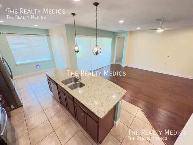 Building Photo - 11867 Padua Ln