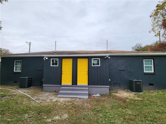 Building Photo - 4916 Schmidt St