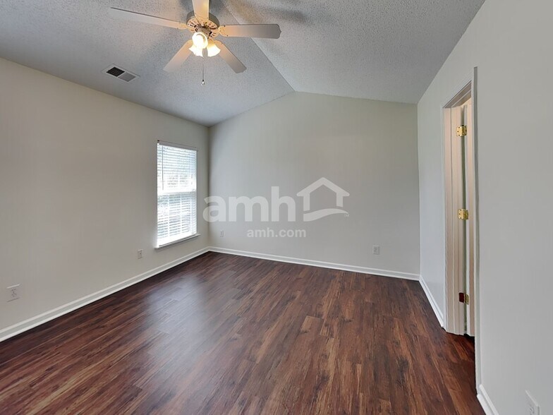 Building Photo - 126 Winborne Dr