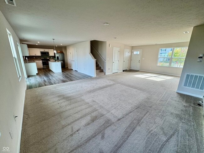 Building Photo - 830 McArthur Dr